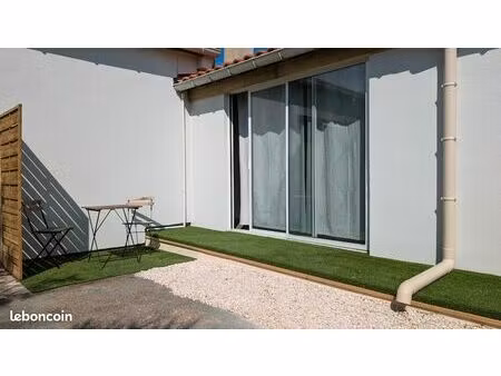 t1bis meublé rénové – 36 m² avec extérieur – saint-césaire - chu