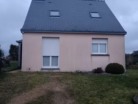 maison recente t3 bourg avec commerce