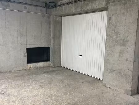 garage double – centre-ville de voiron – 35 000