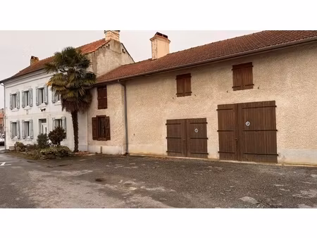 tarbes périphérie  village dynamique maison de village à rénover idéale grande famille ou 
