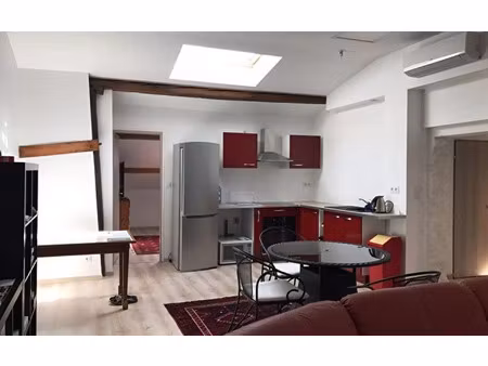 location appartement  m² t-2 à grenade  670 €