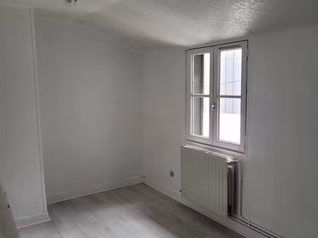 t3 duplex quarter saint gervais rénové dans immeuble de 3 logements