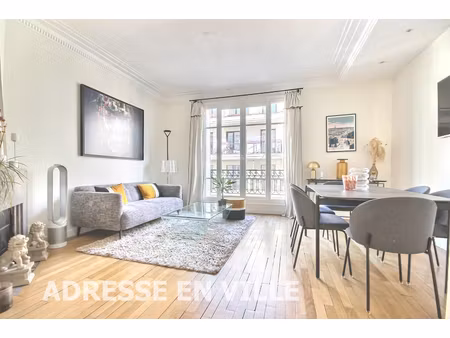 mairie. superbe appartement de '3 pièces' de 65 66m2.