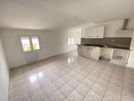 location appartement 3 pièces  50.03m²  fendeille