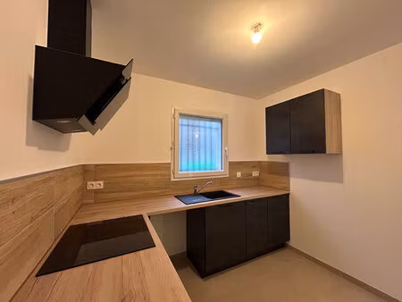 location maison 5 pièces  108.00m²  nîmes