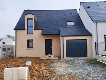 vente maison à fougères (35300) : à vendre / 80m² fougères