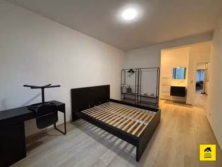 chambre meuble n°2 a louer – quai arthur rimbaud 38 charlero