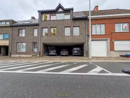 te huur  lichtrijke duplex met 2 slaapkamers en terras in...