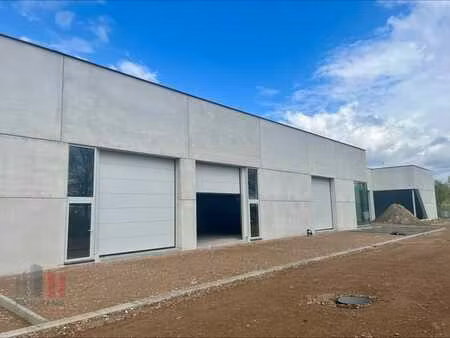 unité pme neuve de 840 m² à proximité du centre de hassel...