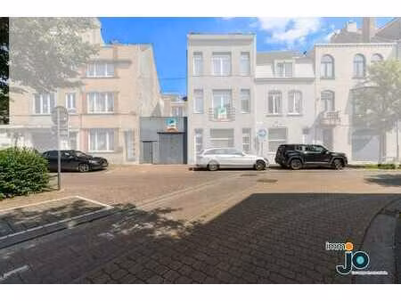 spacieuse maison familiale : 5 chambres  2 salles de bain...