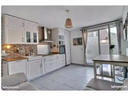 t2 40m2 avec terrasse et box