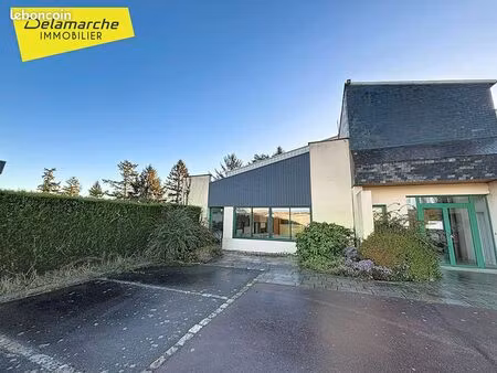 local 70 m² saint hilaire du harcouet