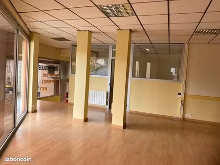 bureaux 100m2et local25m3 sevremoine
