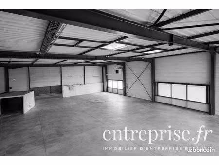 local 1315 m² beaucouzé