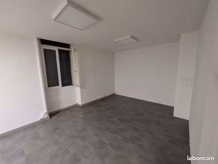 magnifique t2 de 46m2 refait à neuf  en plein coeur de chateaurenard