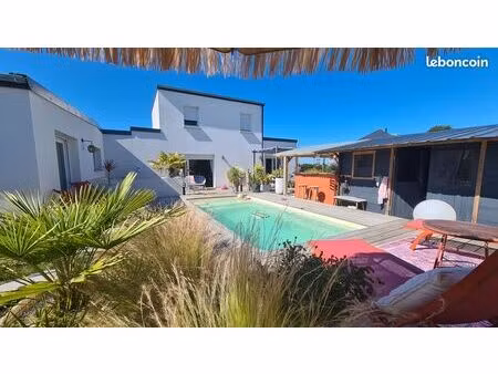 venez poser vos valises dans cette charmante maison  4 chambres avec piscine et cuisine ex