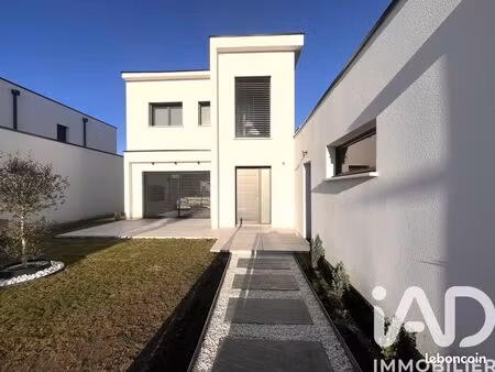 propriété 6 pièces 128 m²