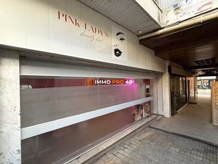 local commercial 28 m² cholet