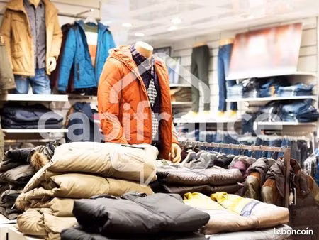 commerce habillement/textile 80 m²
