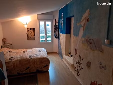 nid manchois à proximité plage et commerce