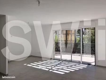 immeuble 3 pièces 71 m²