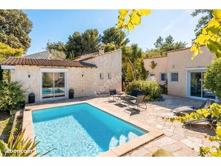 propriété 6 pièces 166 m²