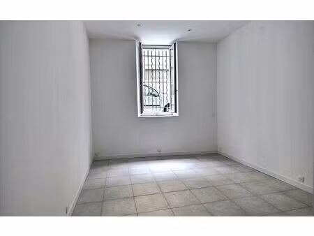 location appartement  m² t-1 à marseille 13  650 €
