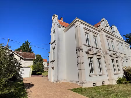 maison de caractère - 211m2 - 14 ares 33 - 4 chambres - frey