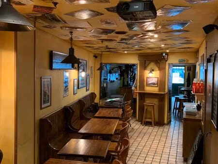 pub brasserie licence iv