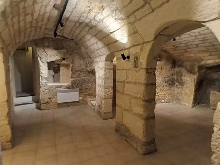 a louer local commercial les baux de provence