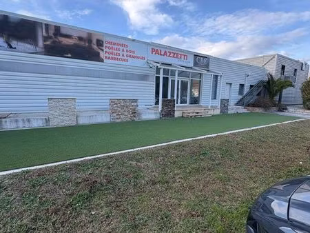 local commercial 200m2