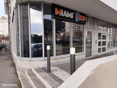 local commercial récent – 25 m² – emplacement de qualité