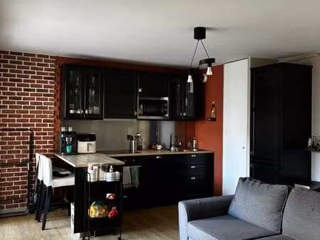 t2 40m carré + terrasse + box