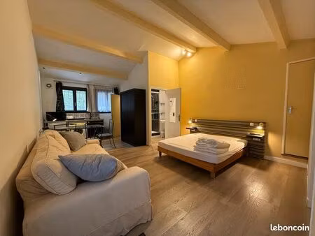 location studio meublé