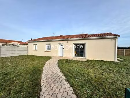 vente maison à chemillé-en-anjou (49120) : à vendre / 77m² chemillé-en-anjou