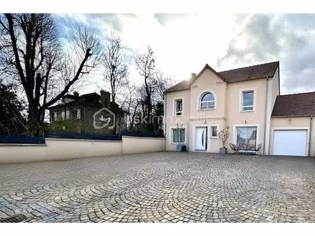 pontoise saint-martin – maison de standing à deux pas de la gare  dpe a