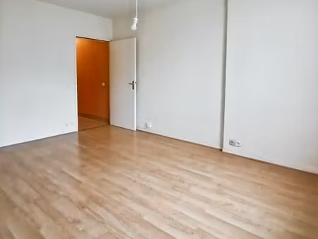 appartement 2 pièces - 45 m2 - châteauroux (36000)