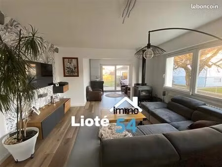 maison 8 pièces 202 m²