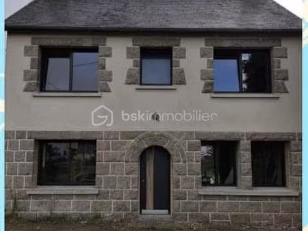 maison traditionnelle de 116 m² à plouvara