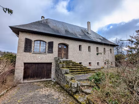 maison en pierre au coeur du centre-ville