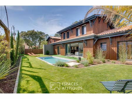 villa aux lignes modernes à deux pas de l'océan et du centre ville