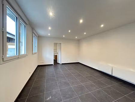 location appartement 1 pièce 27 m² à reims (51100)