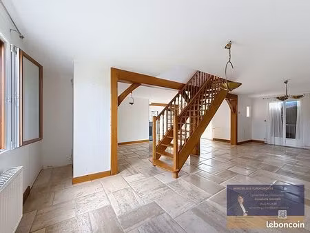 maison 6 pièces 199 m²