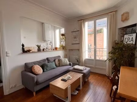 t2 30 m² – lumineux – balconnet – croix-de-chavaux / robespierre