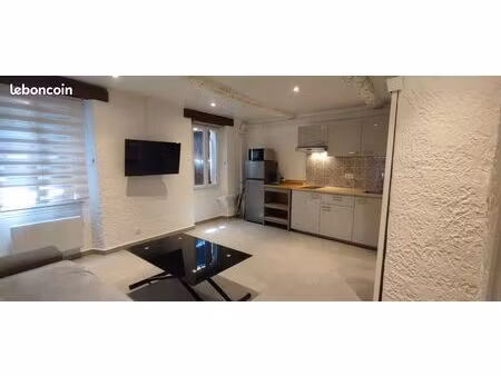 location studio meublé