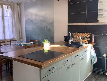 toucy centre bel f2 meublé libre au 21/02