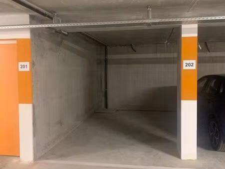 location parking couvert sécurisé quartier 15/9