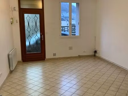 maison de ville à loué lillebonne rue gouvermoulin