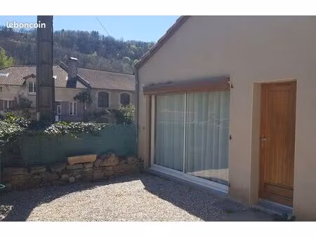 ? location meublée – t2 avec extérieur – 5 min de saint-affrique