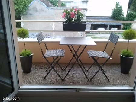 f2 meublé marronniers : balcon  parking couvert  cave